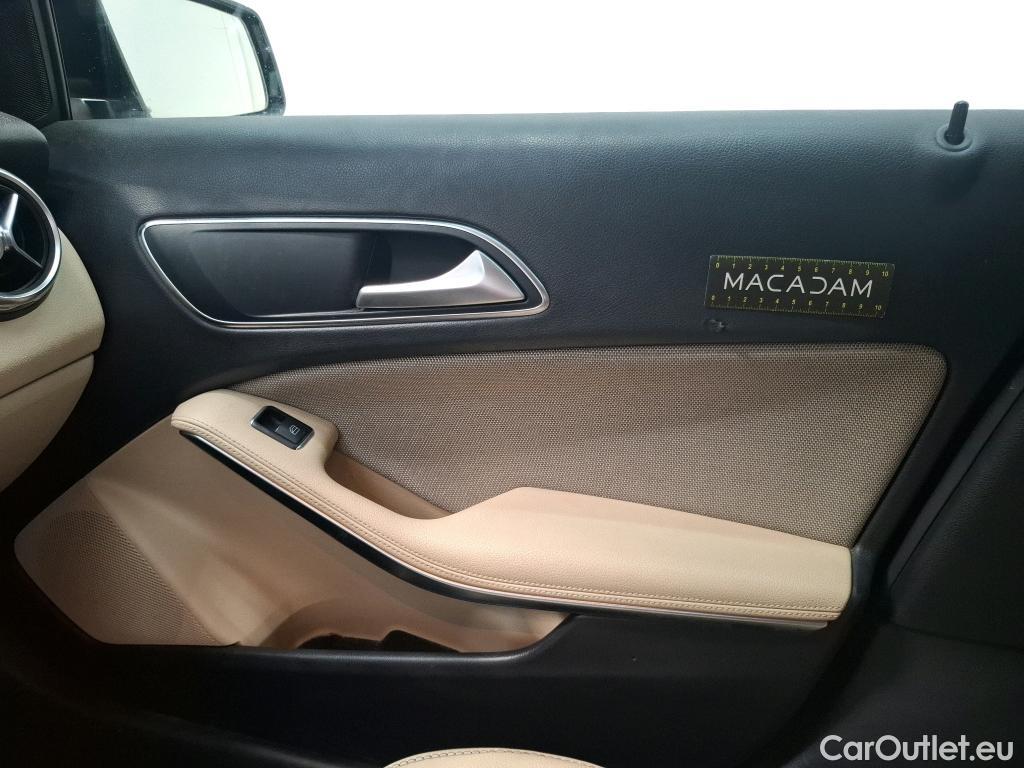  Mercedes  GLA MERCEDES-BENZ Classe  / 2017 / 5P / SUV  220 d Business Edition BVA7 #44