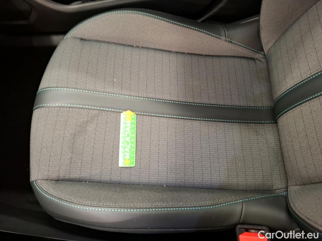  Peugeot  2008 PEUGEOT  / 2019 / 5P / Crossover BLUEHDI 130 S&S EAT8 ALLURE #16