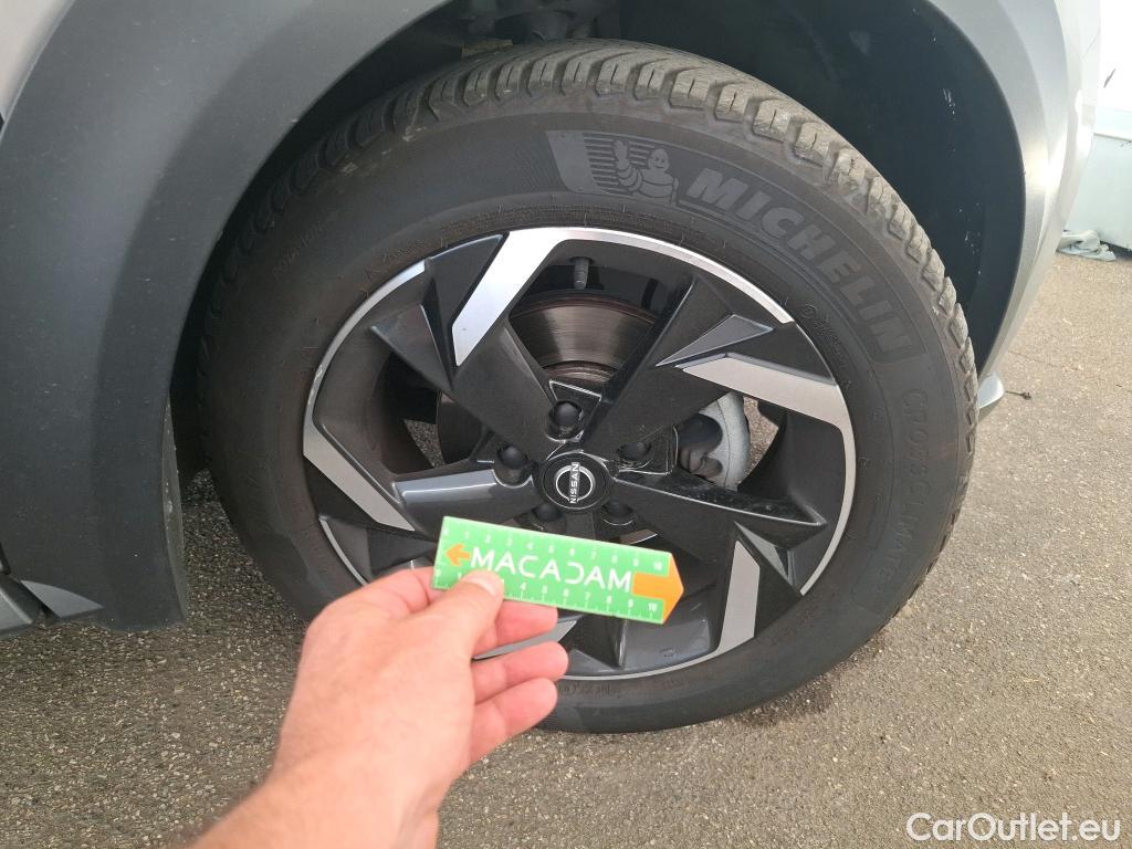  Nissan  Juke NISSAN  2019 5P Crossover Hybrid 143 Business+ #10