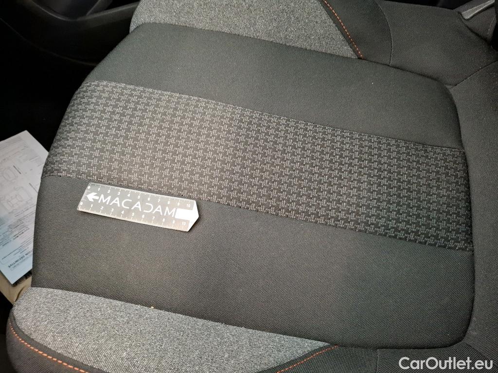  Peugeot  3008  II Active Pack 1.5 HDi 130CV BVA8 E6d #13