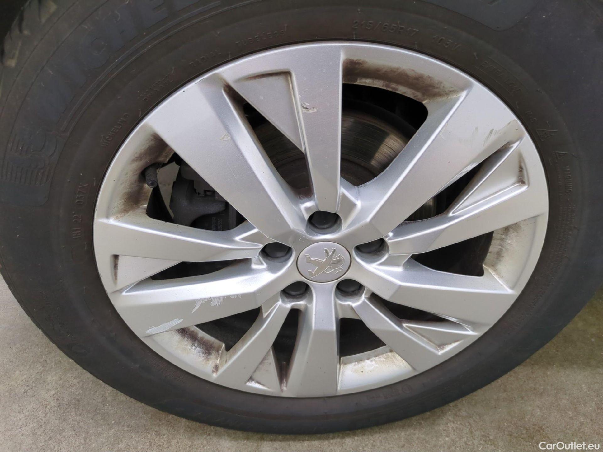  Peugeot  5008  Active Pack 1.2 PureTech 130CV BVA8 7 Sieges E6d #24