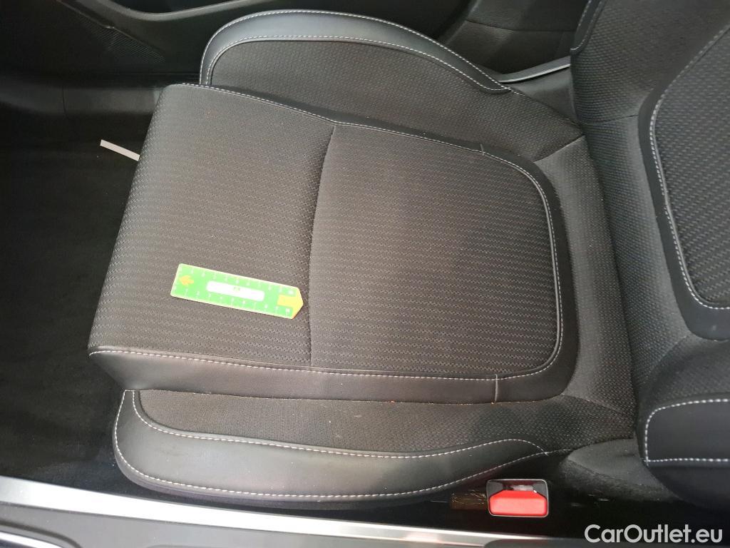  Renault  Megane RENAULT Mégane Berline / 2020 / 5P / Berline techno TCe 140 EDC #28