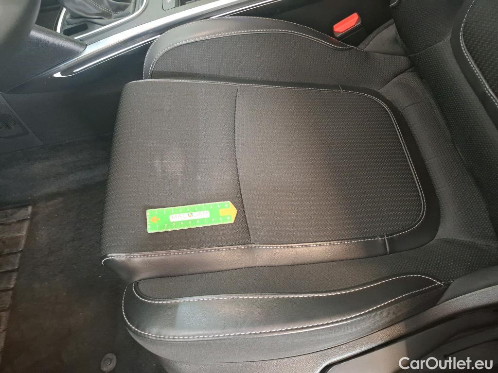  Renault  Megane RENAULT Mégane Berline / 2020 / 5P / Berline techno TCe 140 EDC #29