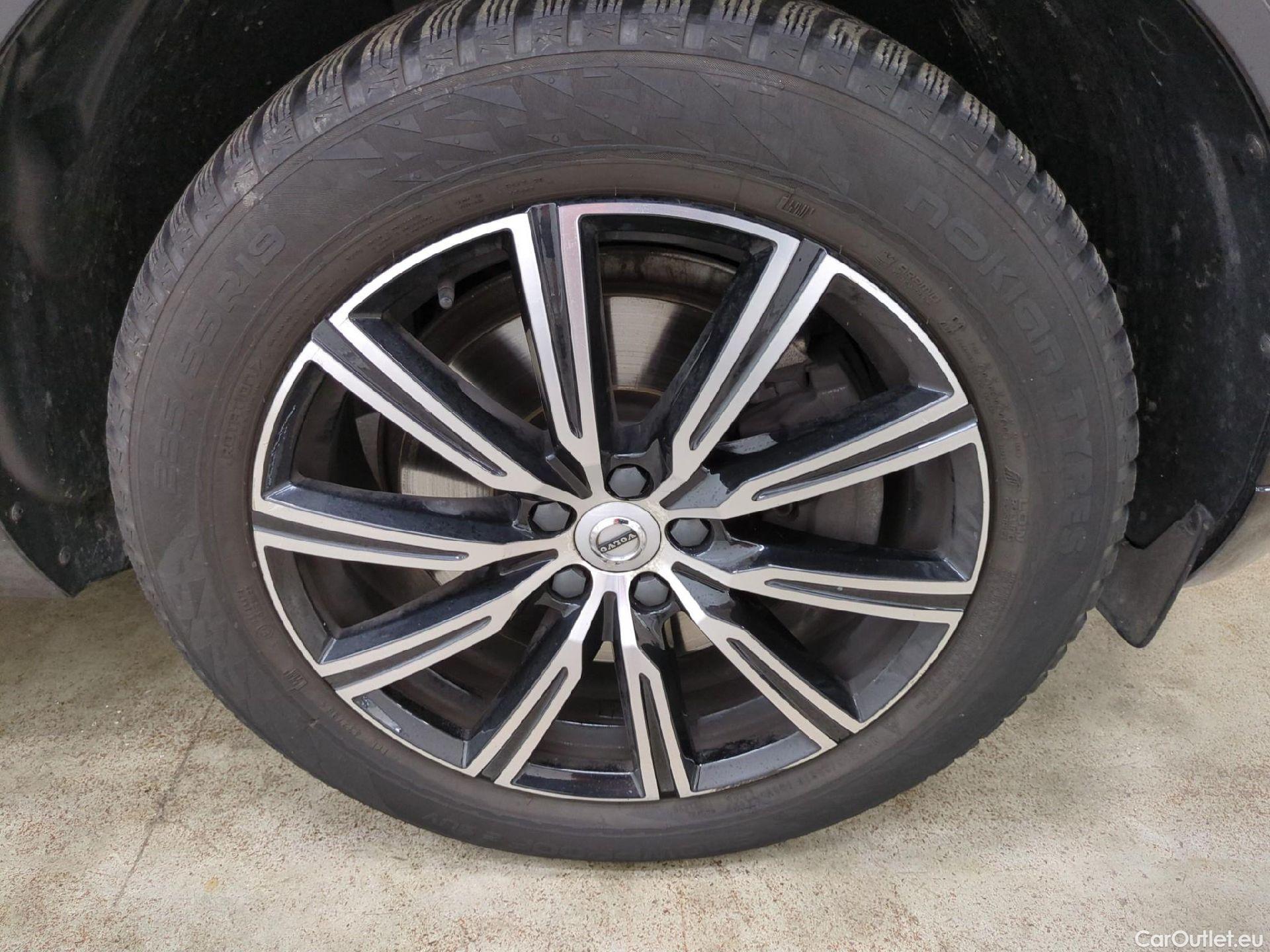  Volvo  XC60 VOLVO  / 2017 / 5P / SUV B4 197 Geartronic 8 Inscription #34