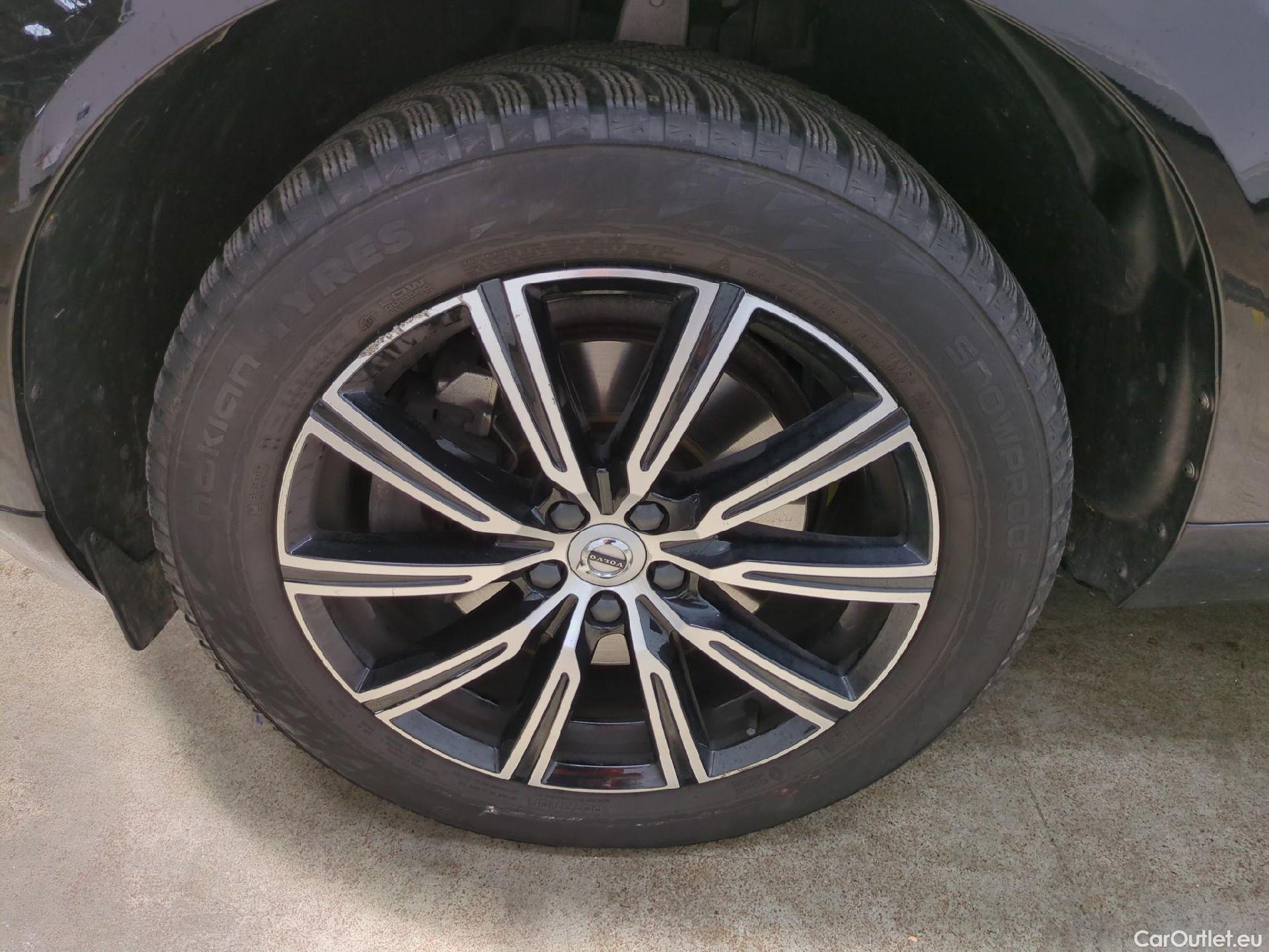  Volvo  XC60 VOLVO  / 2017 / 5P / SUV B4 197 Geartronic 8 Inscription #3