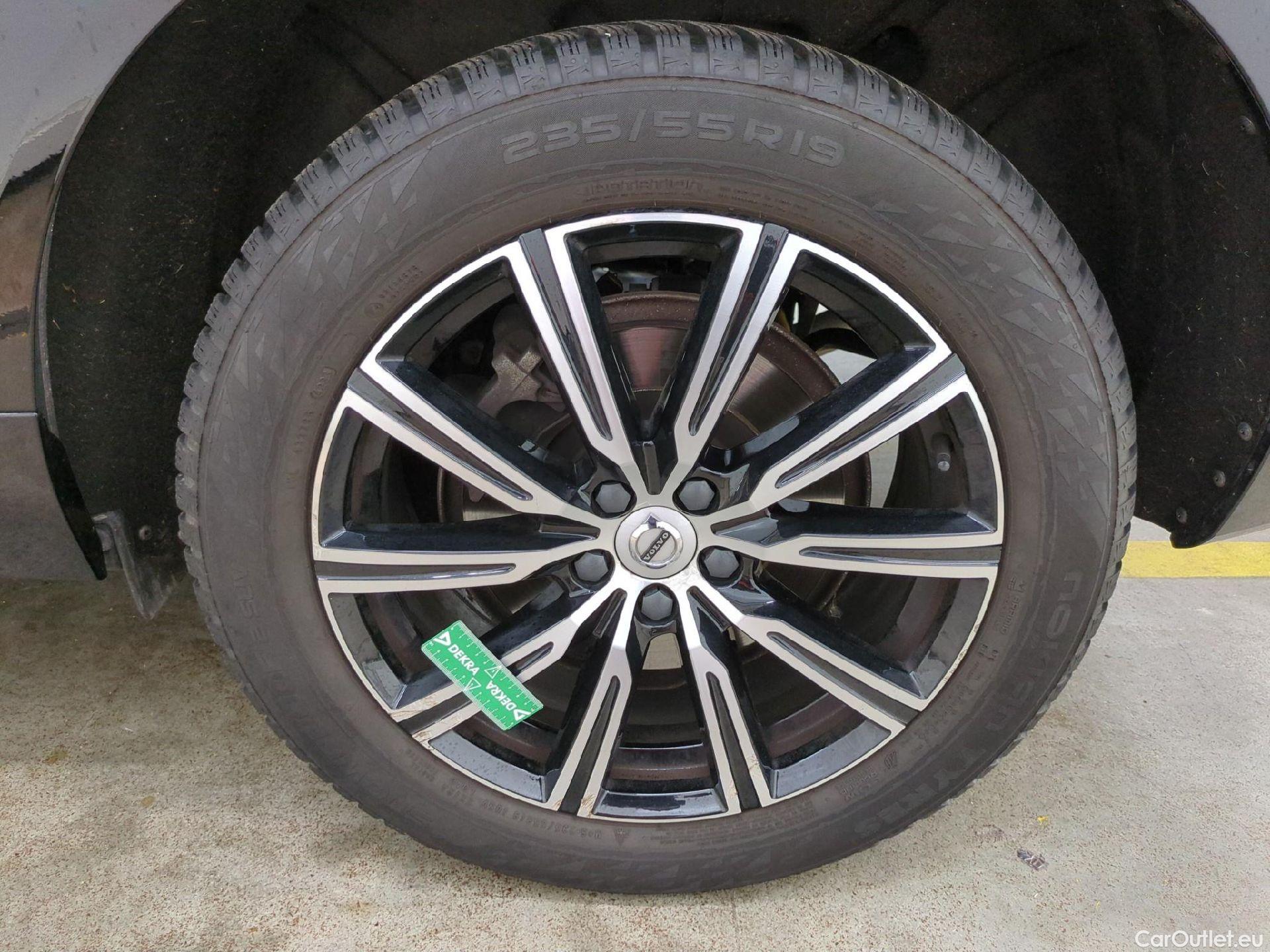  Volvo  XC60 VOLVO  / 2017 / 5P / SUV B4 197 Geartronic 8 Inscription #22