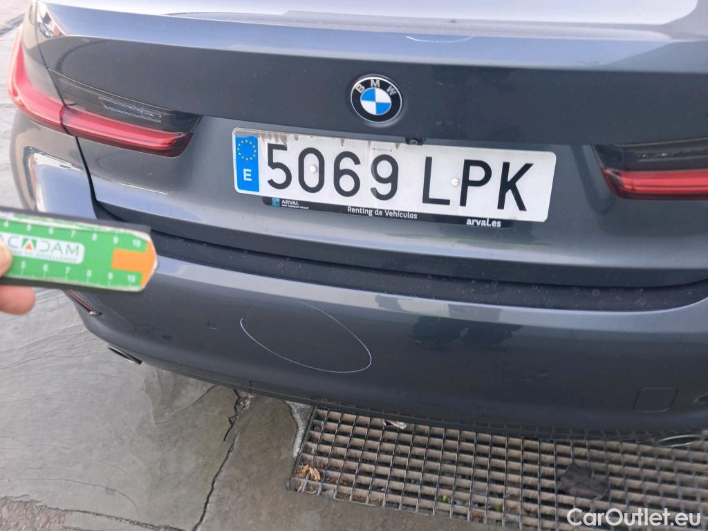  Bmw  Serie 3 BMW  / 2018 / 4P / sedán 318d Auto. #21