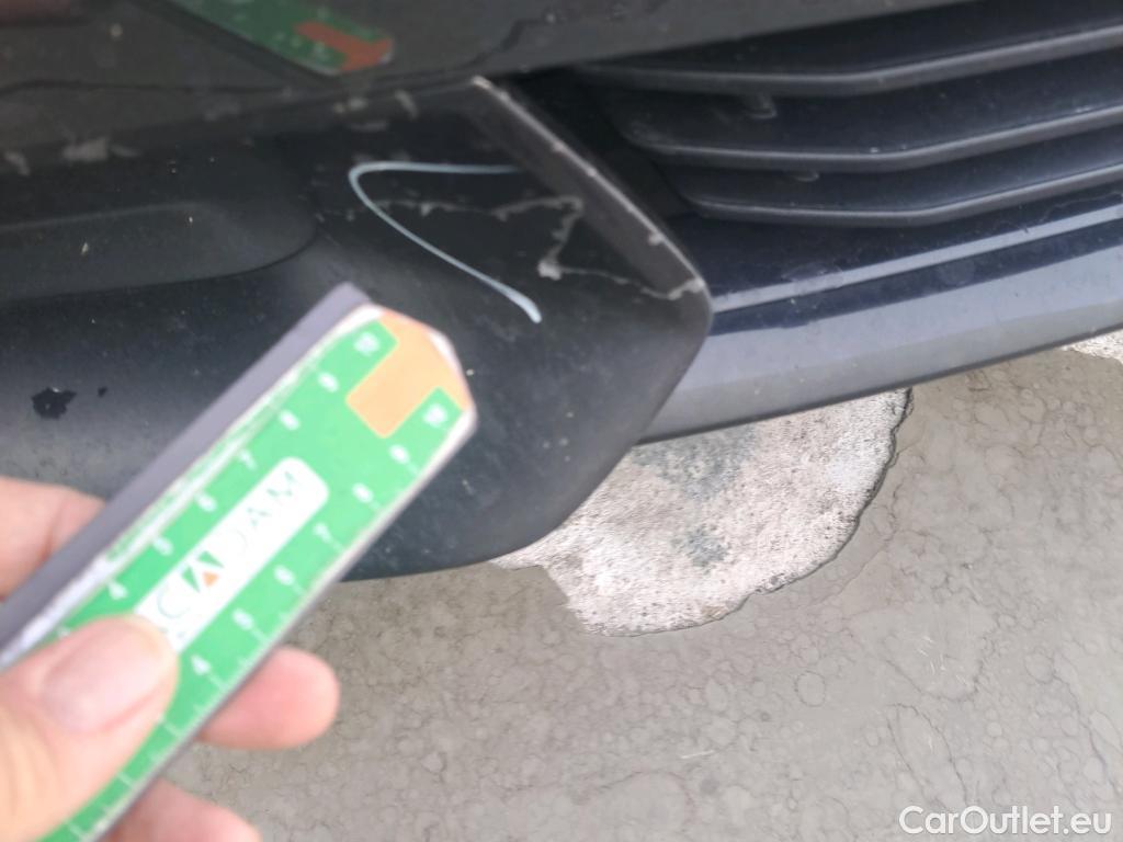  Bmw  Serie 3 BMW  / 2018 / 4P / sedán 318d Auto. #18