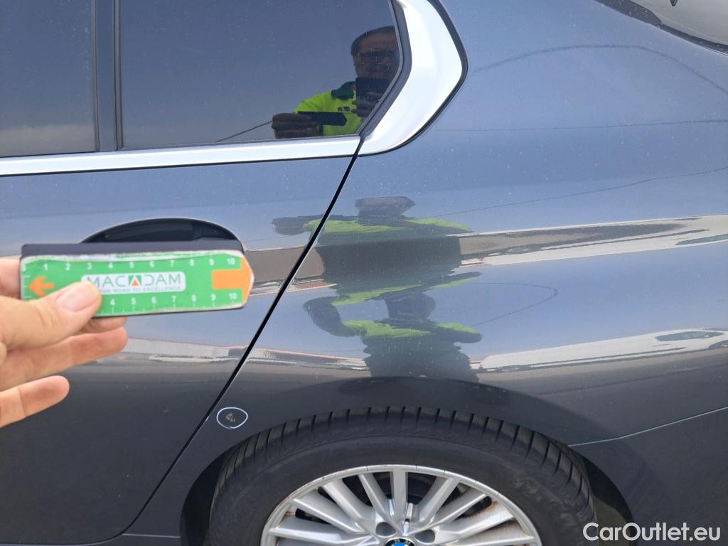  Bmw  Serie 3 BMW  / 2018 / 4P / sedán 318d Auto. #11