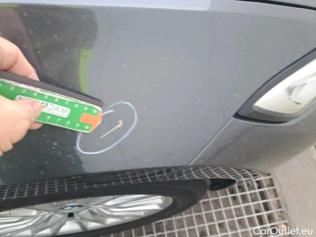  Bmw  Serie 3 BMW  / 2018 / 4P / sedán 318d Auto. #4