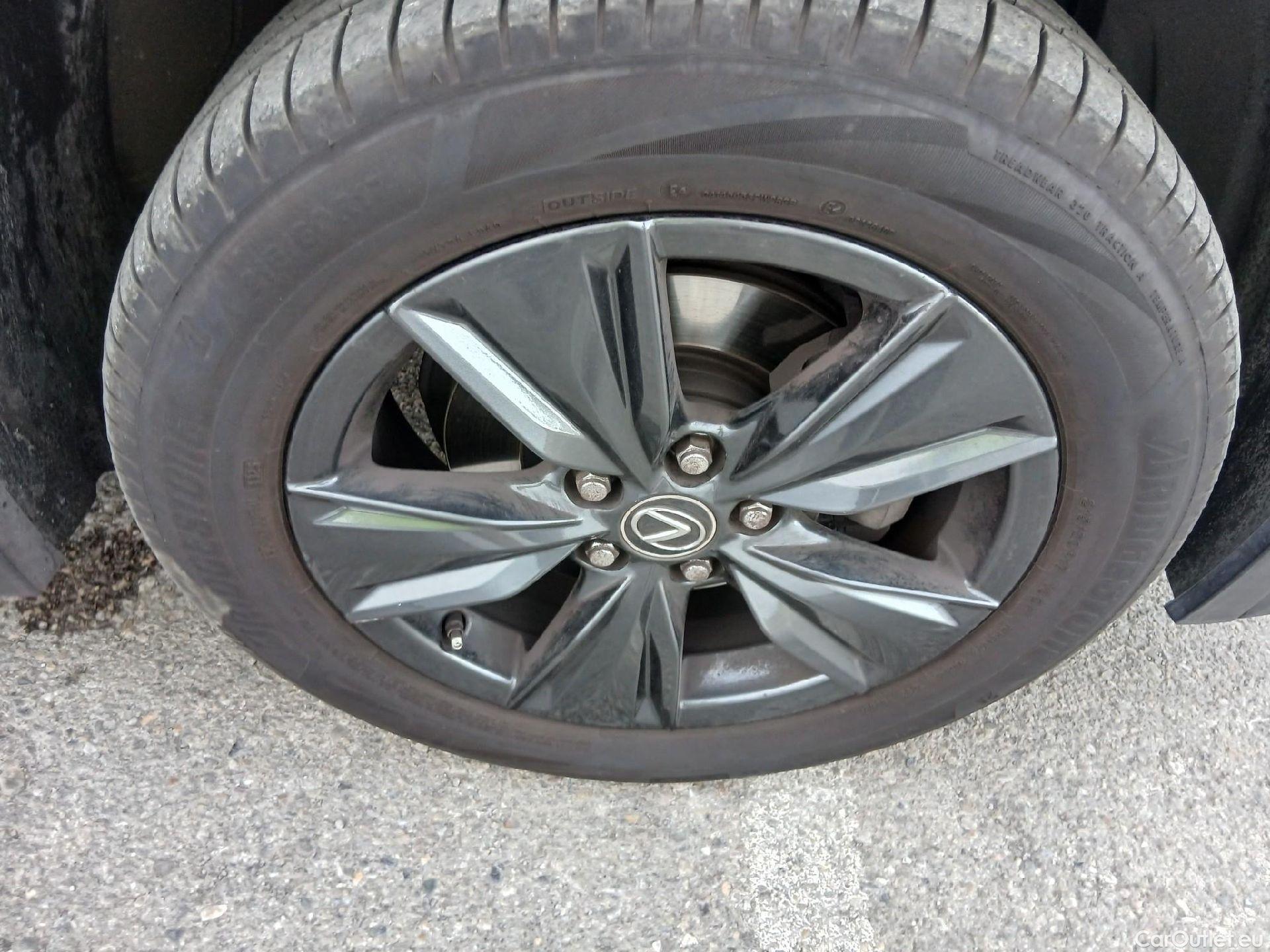  Lexus  UX LEXUS  / 2018 / 5P / todoterreno 2.0 250h Business #40