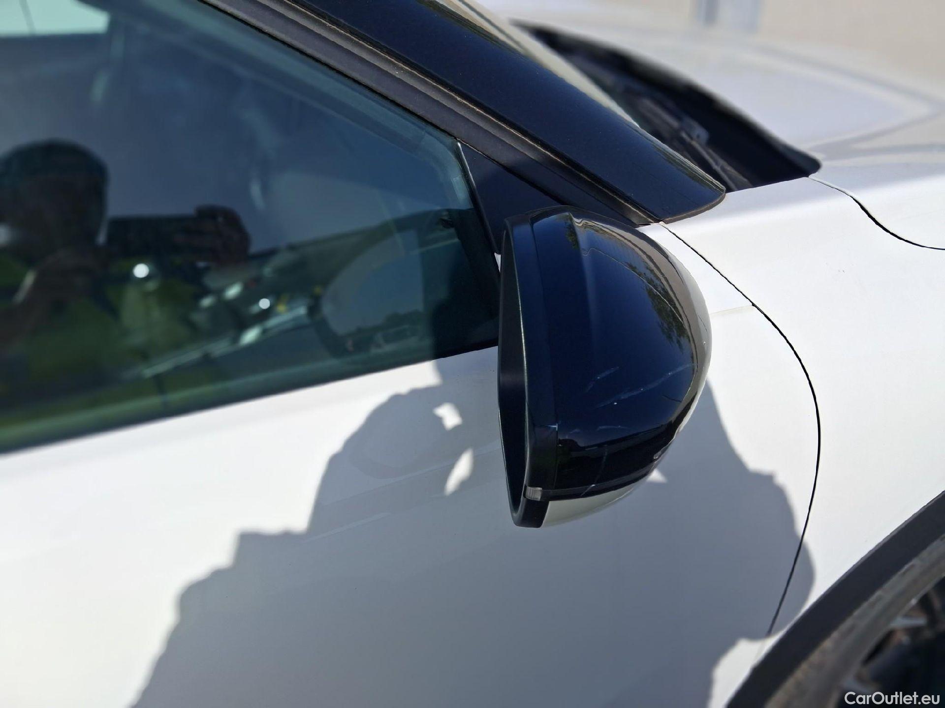  DS  3 Crossback DS DS  / 2018 / 5P / todoterreno PureTech 73 kW Manual SO CHIC (AC) #55